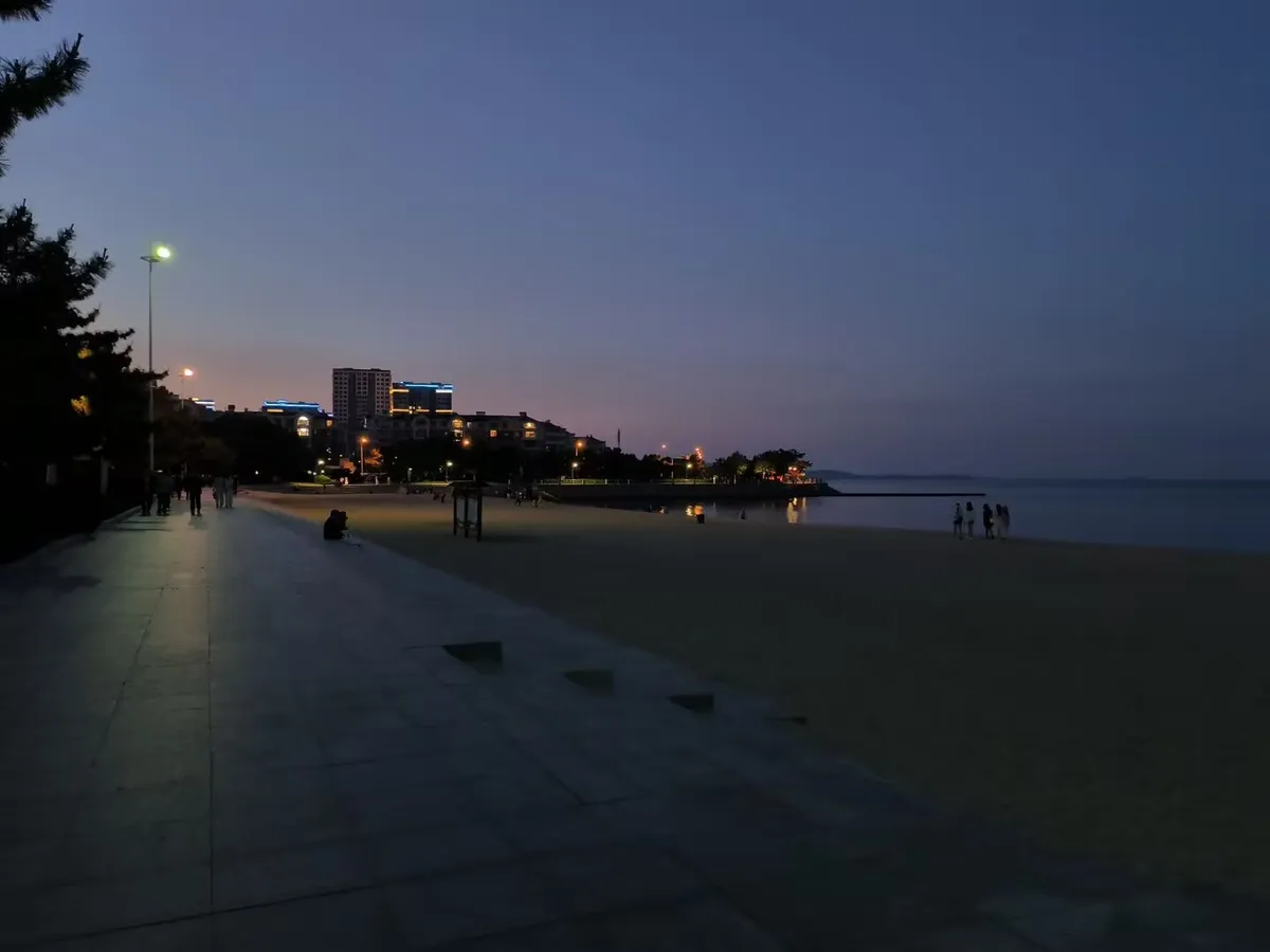 图12 夜观威海